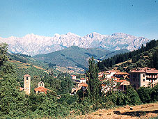 Vista del valle de Libana desde el pueblo de Frama